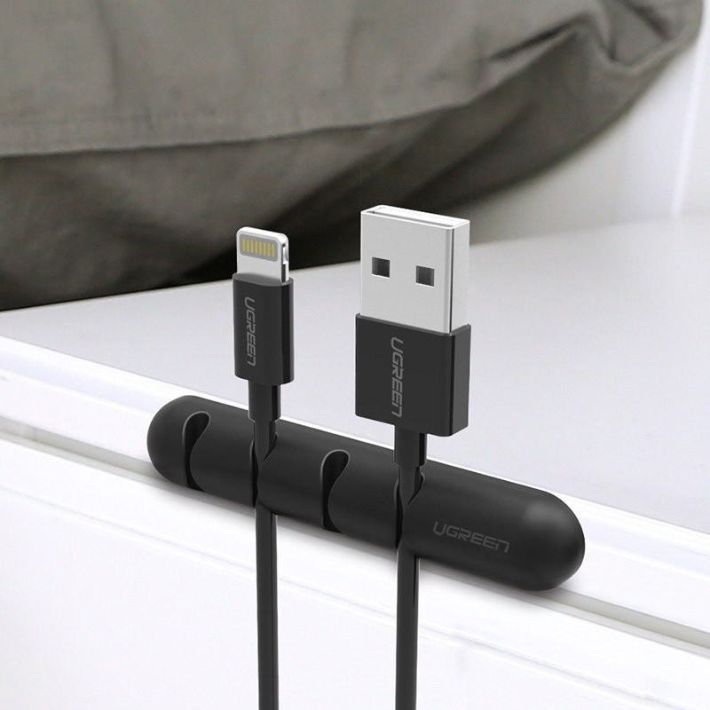 
Tvarkyklės laikiklis 4 lipniems laidams - juodas
