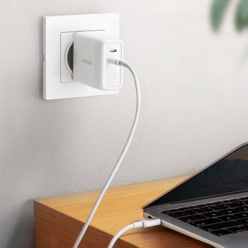 Mažas greitas telefono įkroviklis 2x USB-C PD 36W - baltas