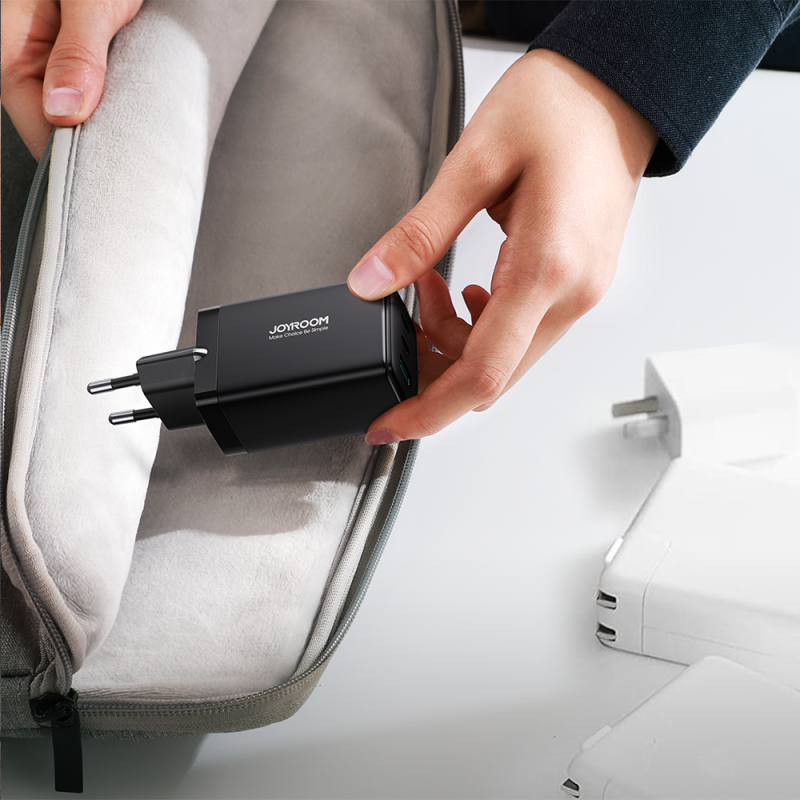 GaN USB greitas įkroviklis 2x USB-C + USB-C laidas 1,2m - juodas