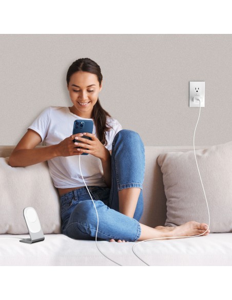 
15W Qi indukcinis įkroviklis su MagSafe + magnetinis telefono stovas - baltas
