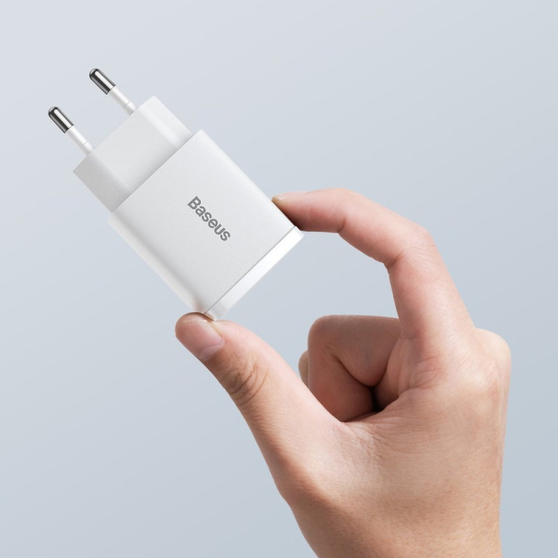 Kompaktiškas USB greitas įkroviklis USB-C 20W 3A PD QC 3.0 baltas