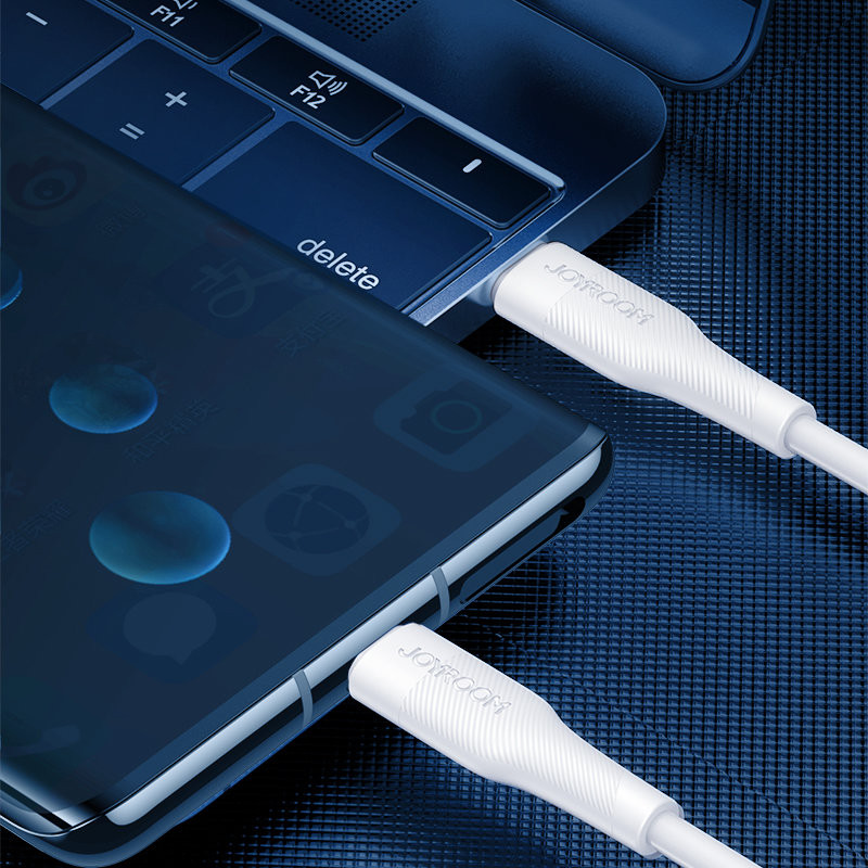 „iPhone“ USB-C laidas – „Lightning Power Delivery“ 20 W 2,4 A 0,25 m baltas