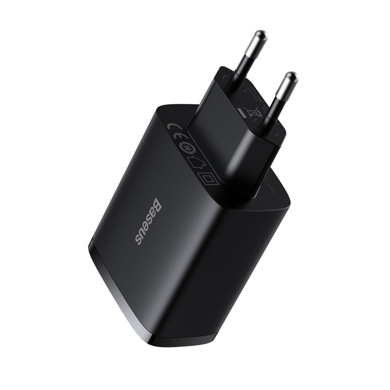 Kompaktiškas 3x USB 17W sieninis įkroviklis, juodas