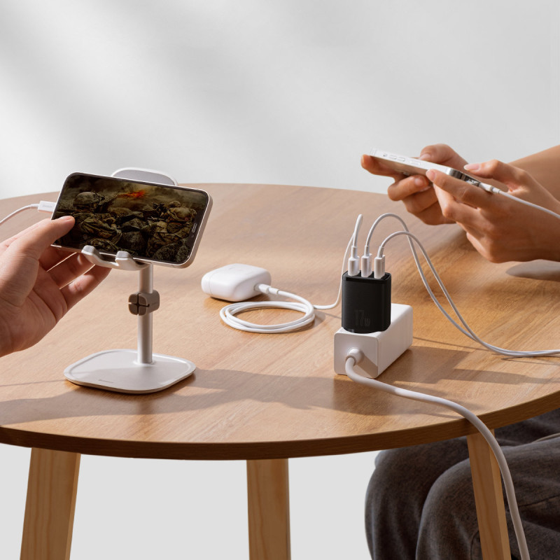 Kompaktiškas 3x USB 17W sieninis įkroviklis, juodas