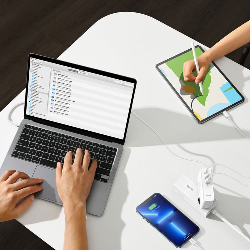 GaN5 Pro greitas įkroviklis 2x USB-C + USB 140W baltas