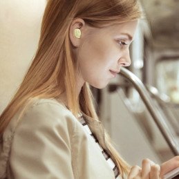 Encok WM01 TWS Bluetooth 5.3 į ausis įdedamos belaidės ausinės geltonos spalvos