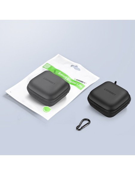 Dėžutė ausinėms ir GSM priedams 8x8cm juoda
 
Dėžutė ausinėms ir GSM priedams 8x8cm juoda