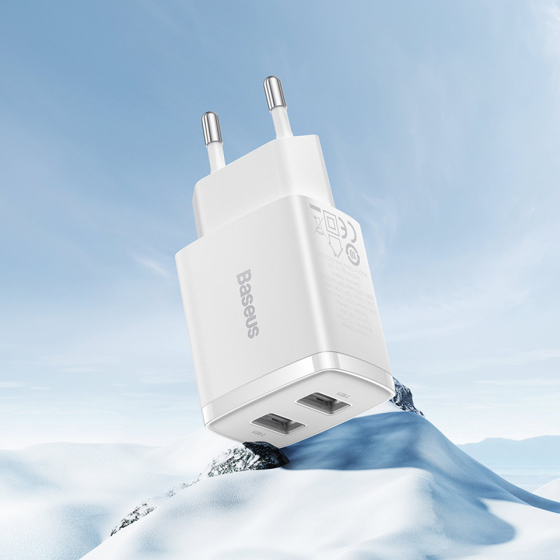 Mažas kompaktiškas 2x USB 10.5W sieninis įkroviklis, baltas