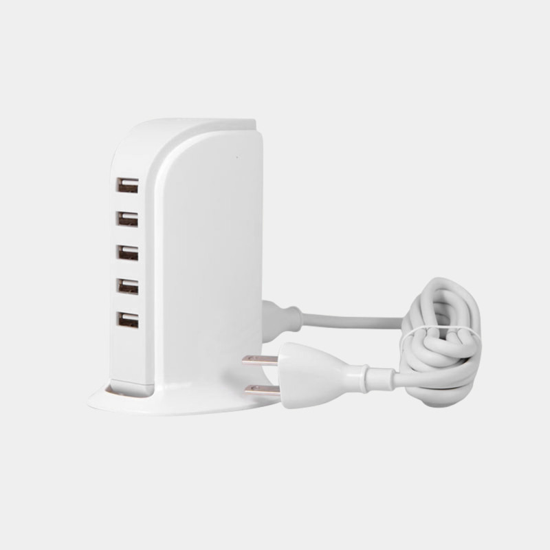 A5EU įkroviklis penkiems 5x USB įrenginiams su įmontuotu baltu tinklo kabeliu