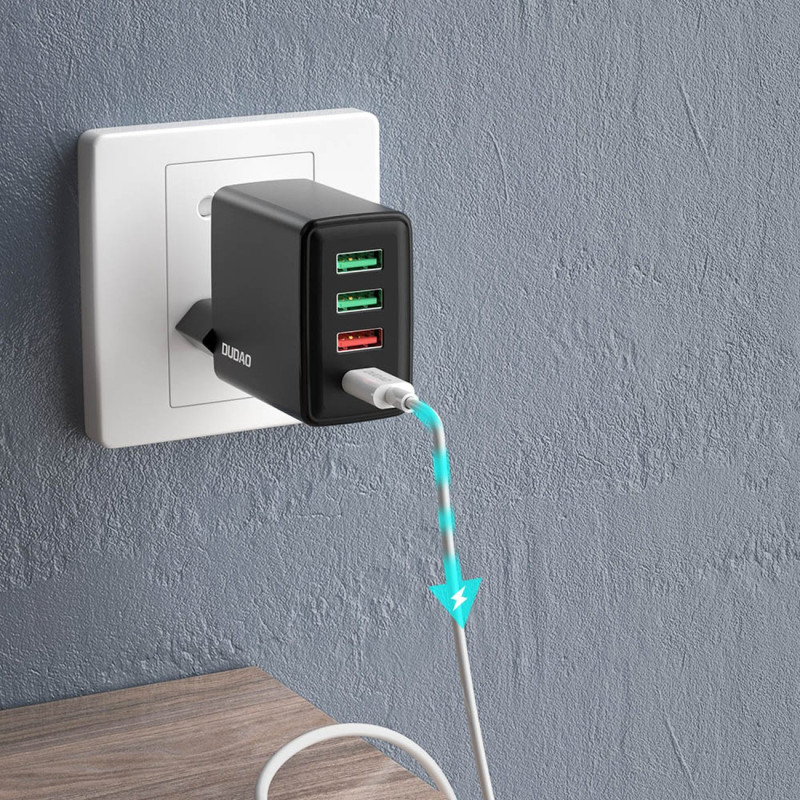 
Greitas sieninis įkroviklis 3x USB + 1x USB-C 20W PD QC 3.0 black
