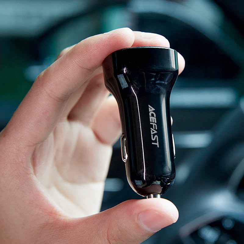 
66 W USB-C USB Power Delivery QC 4.0 FCP automobilinis įkroviklis, juodas
