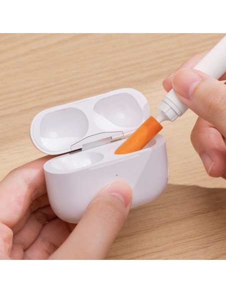 
Baltas šepetėlis ausinių, klaviatūros, pelės, elektronikos valymui
