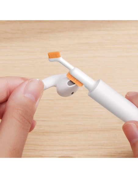 
Baltas šepetėlis ausinių, klaviatūros, pelės, elektronikos valymui
