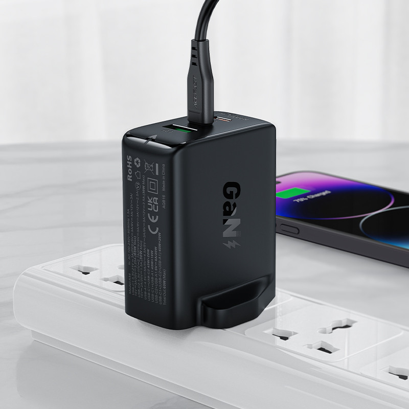 
Maitinimo įkroviklis Angliškas kištukas UK GaN 65W 1x USB 2x USB-C PD juodas
