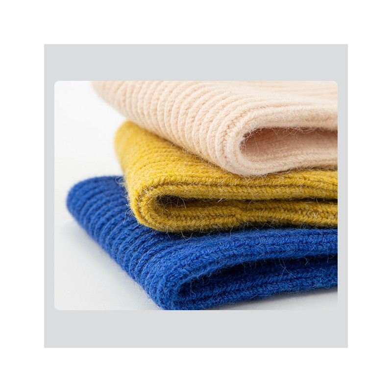 
Unisex mėlynos megztos pirštinės telefonui su iškirptėmis pirštams
