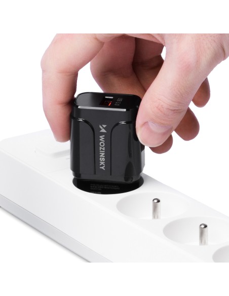 USB 3.0 sieninis įkroviklis juodas