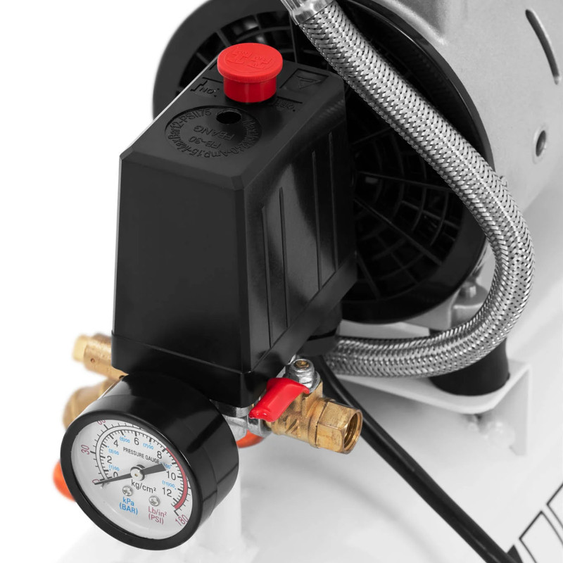Be alyvos oro kompresorius 9 litrai 4-7 barai 550 W