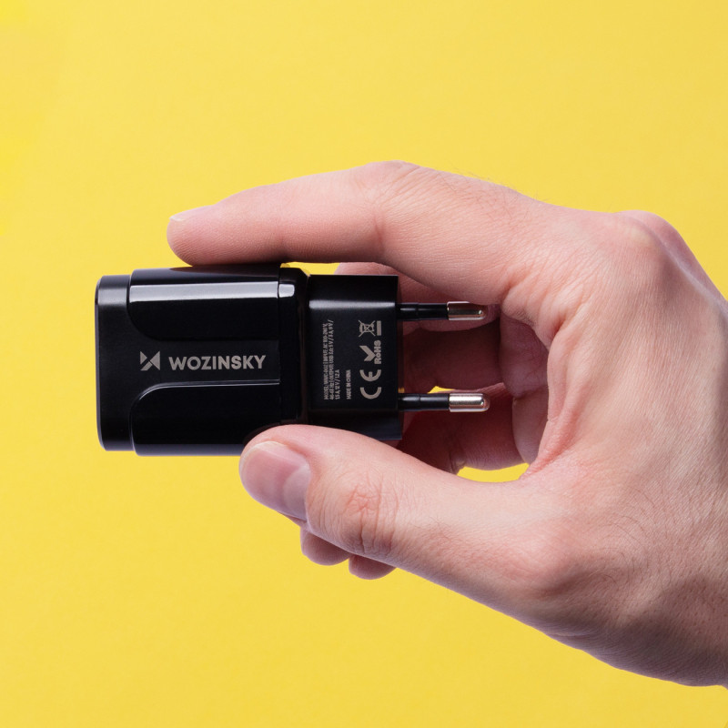 USB 3.0 sieninis įkroviklis juodas