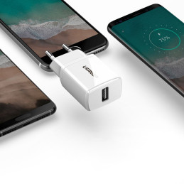 
Mažas USB 2.1A telefono pakrovėjas, juodas
