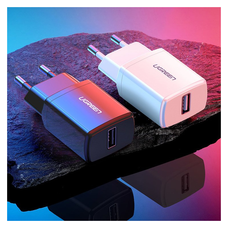 
Mažas USB 2.1A telefono pakrovėjas, juodas
