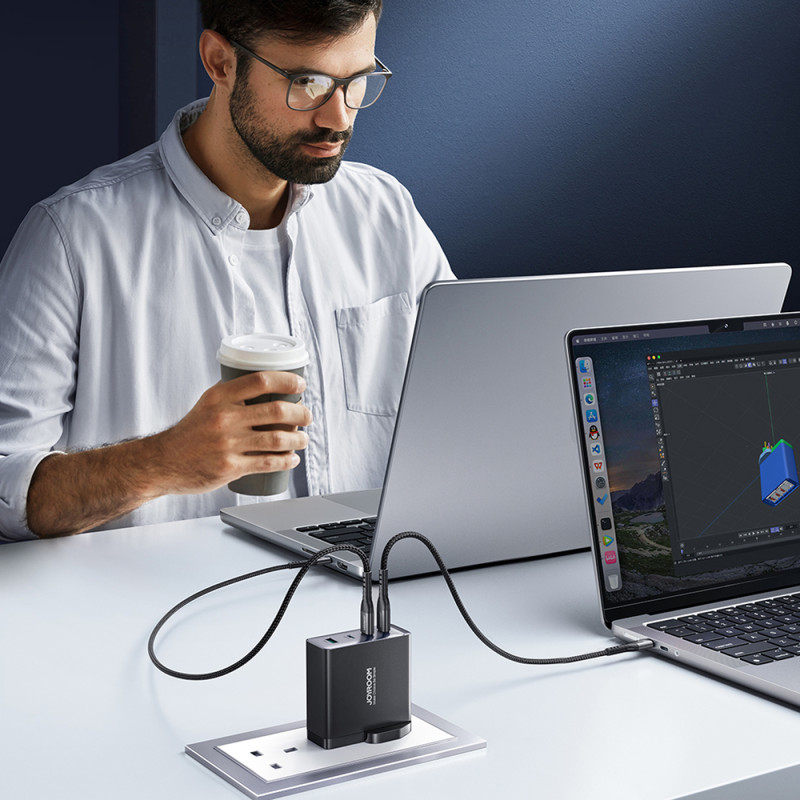 GaN greitas įkroviklis 140 W 3x USB-C USB-A + USB-C laidas 240 W 1,2 m juodas