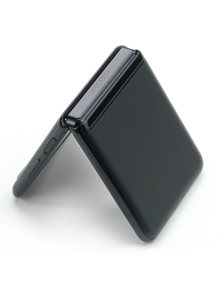 Ekrano apsauginė folija skirta Samsung Galaxy Z Flip 4 Invisible Film
 
Ekrano apsauginė folija skirta Samsung Galaxy Z Flip 4 Invisible Film