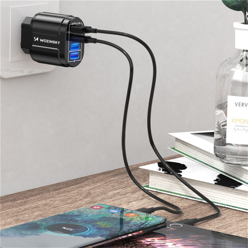 Mažas 48W 4x USB-A QC sieninis įkroviklis, juodas