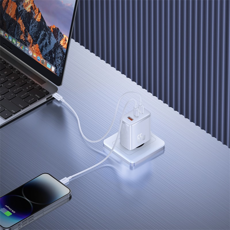 GaN Cube Pro 65W 2x USB-C USB-A sieninis įkroviklis, baltas