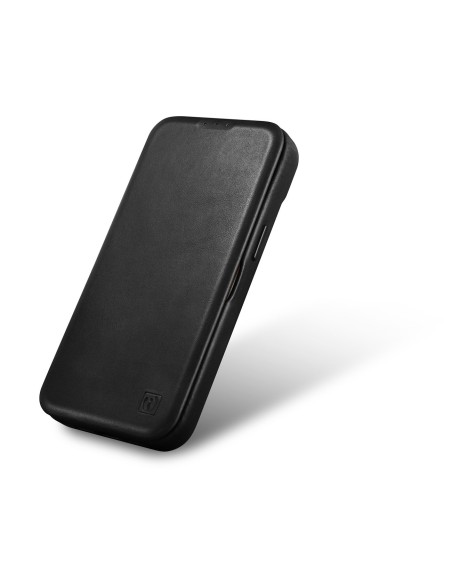„iPhone 14“ magnetinis atverčiamas dėklas „MagSafe CE Oil Wax Premium Leather Black“.
 
„iPhone 14“ magnetinis atverčiamas dėklas „MagSafe CE Oil Wax Premium Leather Black“.