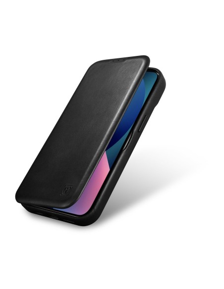 „iPhone 14 Pro“ magnetinis atverčiamas dėklas „MagSafe CE Oil Wax Premium Leather Black“.
 
„iPhone 14 Pro“ magnetinis atverčiamas dėklas „MagSafe CE Oil Wax Premium Leather Black“.