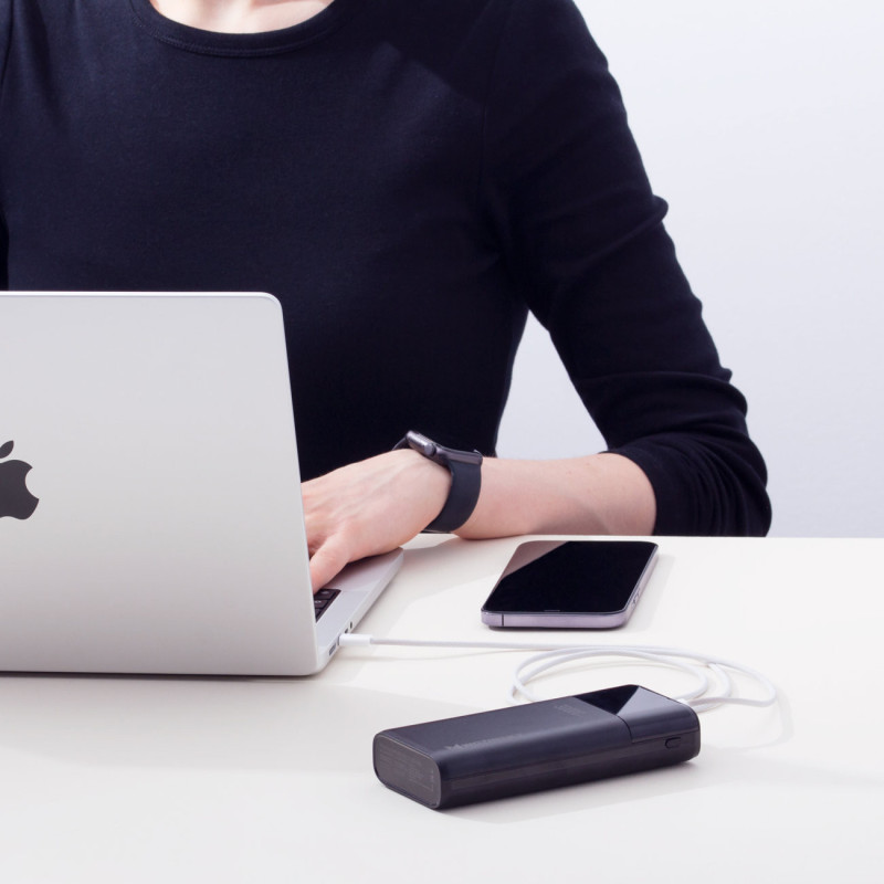 Powerbank 30000mAh Li-Po 4 x USB su LCD ekranu...