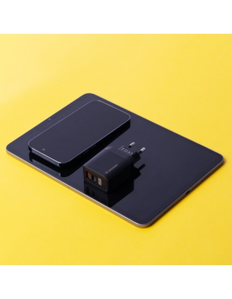 Sieninis įkroviklis su 2 USB prievadais USB-C 20W juodas Sieninis įkroviklis su 2 USB prievadais USB-C 20W juodas