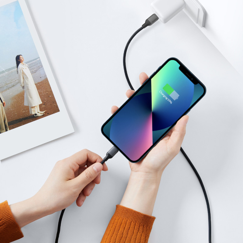 
iPhone USB-C – Lightning PD 20W 1m greito įkrovimo laidas, juodas
