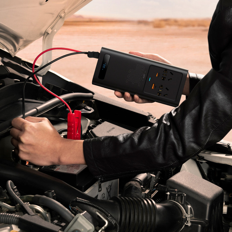 Automobilio įtampos keitiklis 12V - 220V IGBT 300W (CN/EU kištukas) juodas