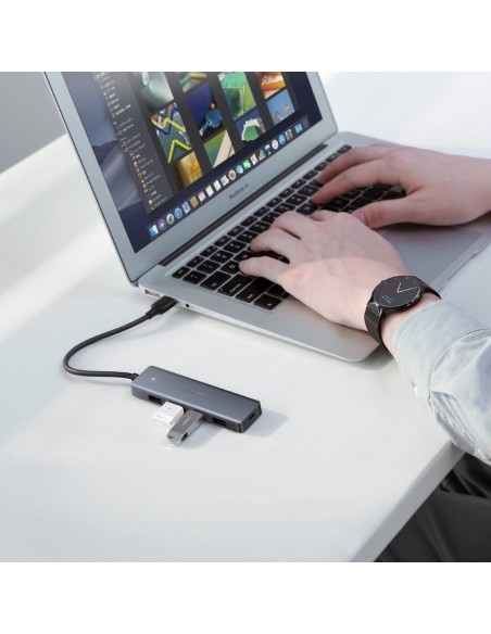 Ugreen USB Type C HUB skirstytuvas – 4x USB 3.2 Gen 1 su USB-C maitinimo prievadu pilka spalva (CM219 70336)